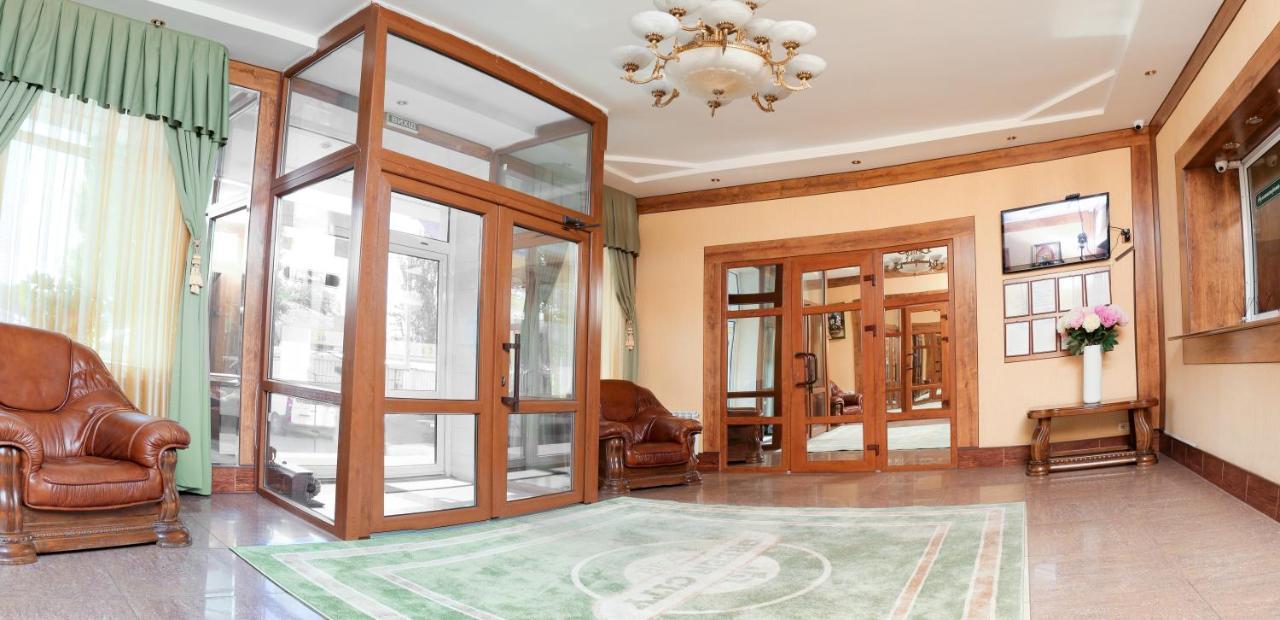 Green City Hotel نيكولايف المظهر الخارجي الصورة