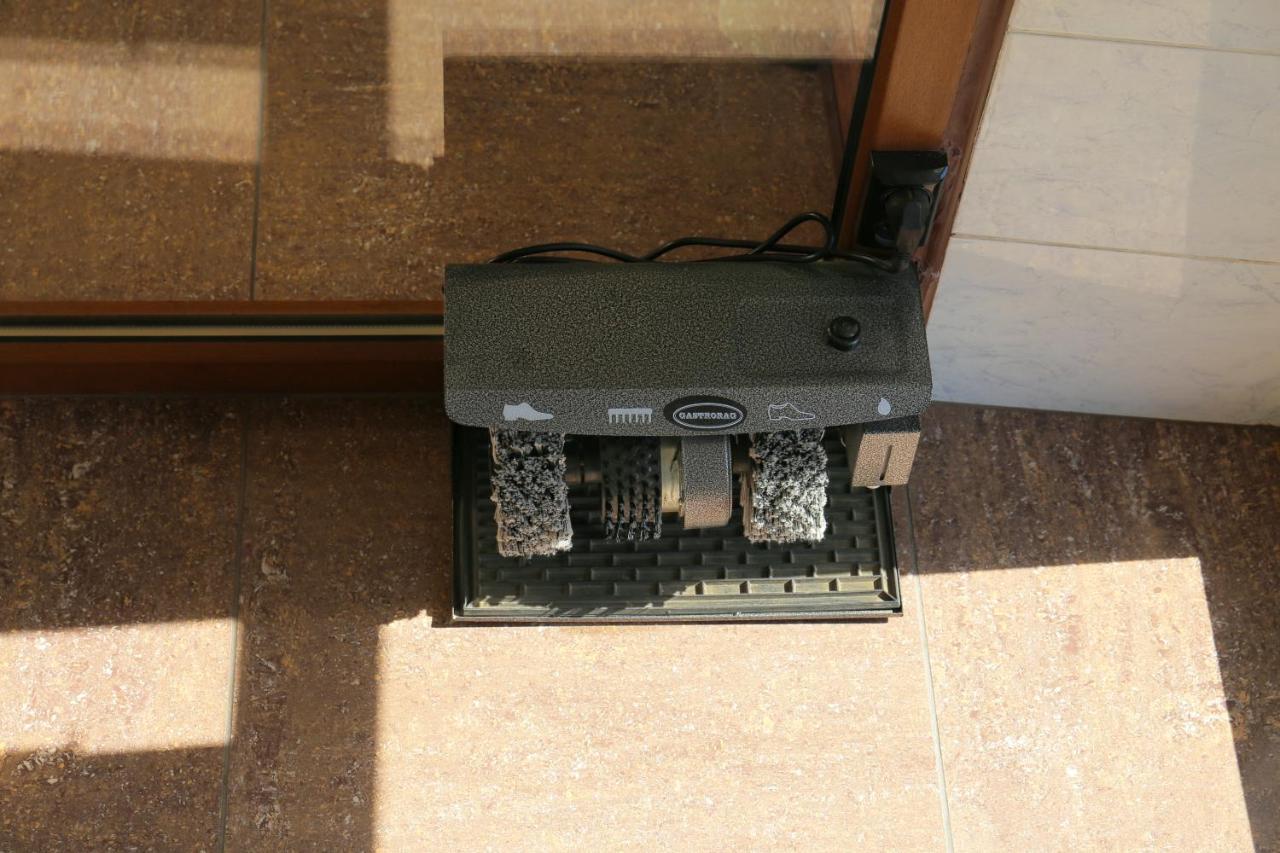 Green City Hotel نيكولايف المظهر الخارجي الصورة